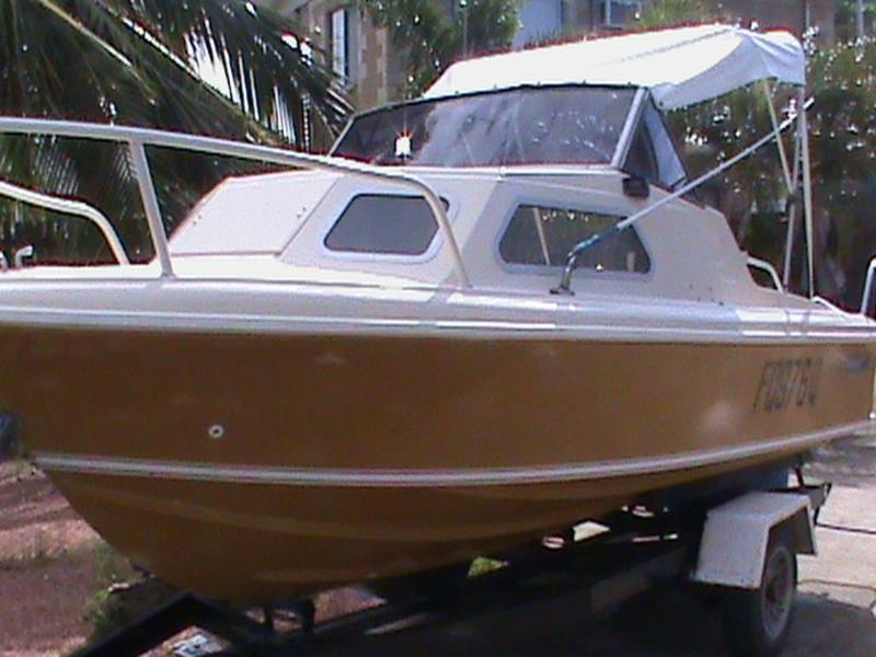 4.8m Haines Hunter half cab for quick sale Townsville Boats for
